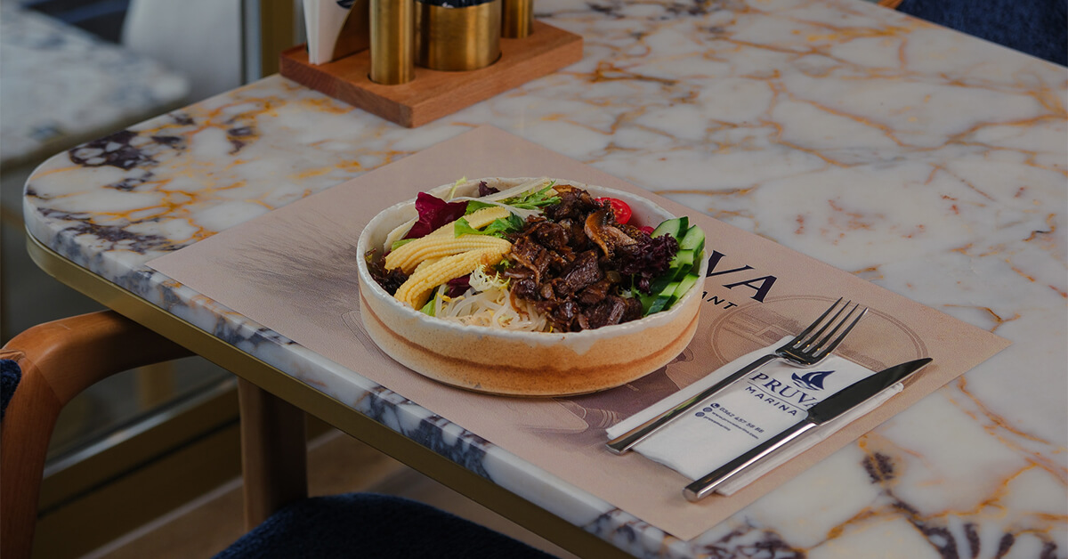 Hardallı Steak Salata